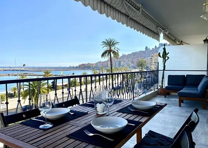 Le Garavan-vue Mer-plage-clim-terrasse * Menton