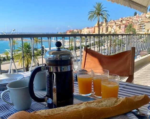 Le Garavan-vue Mer-plage-clim-terrasse * מנטון
