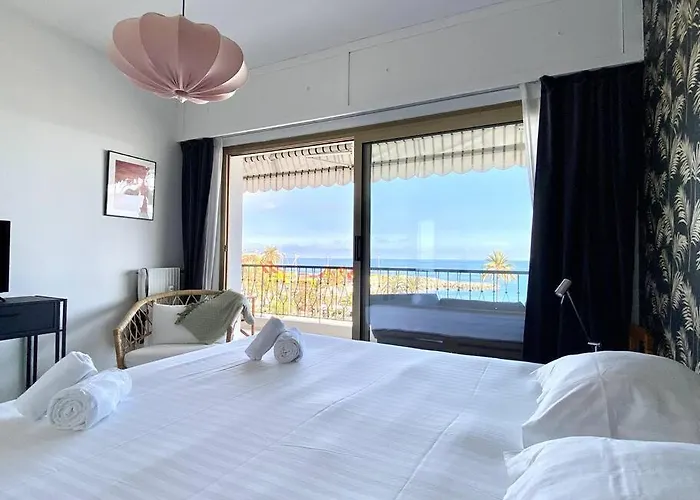 Apartamento Le Garavan-vue Mer-plage-clim-terrasse *