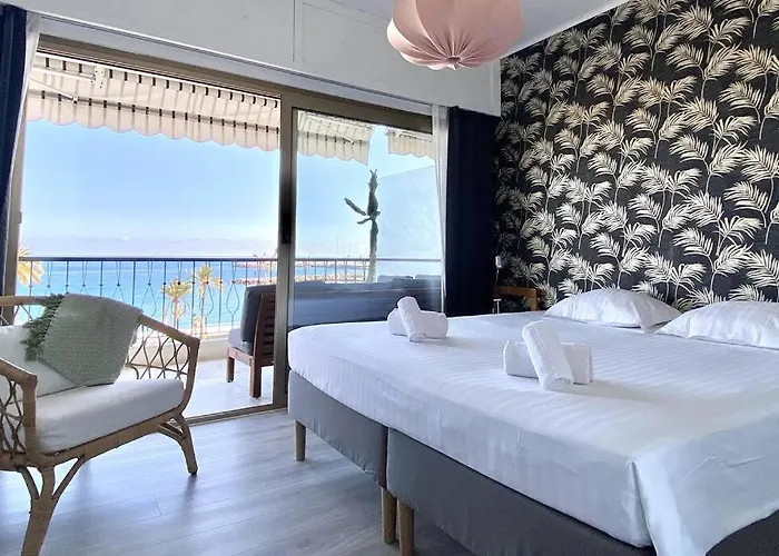 Le Garavan-vue Mer-plage-clim-terrasse דירה